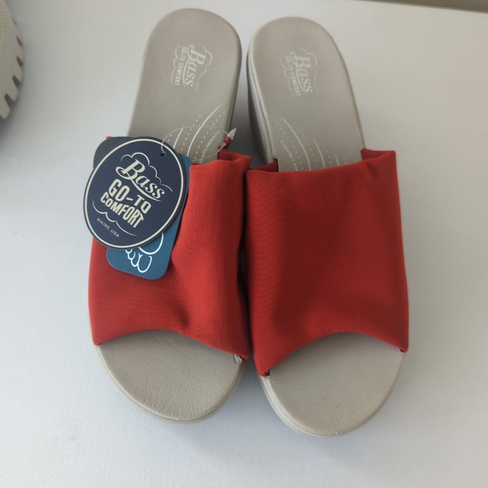 NWT Bass&Co Vibrantmimi  Red Slide On Sandals Red Ultralight Size 6.5